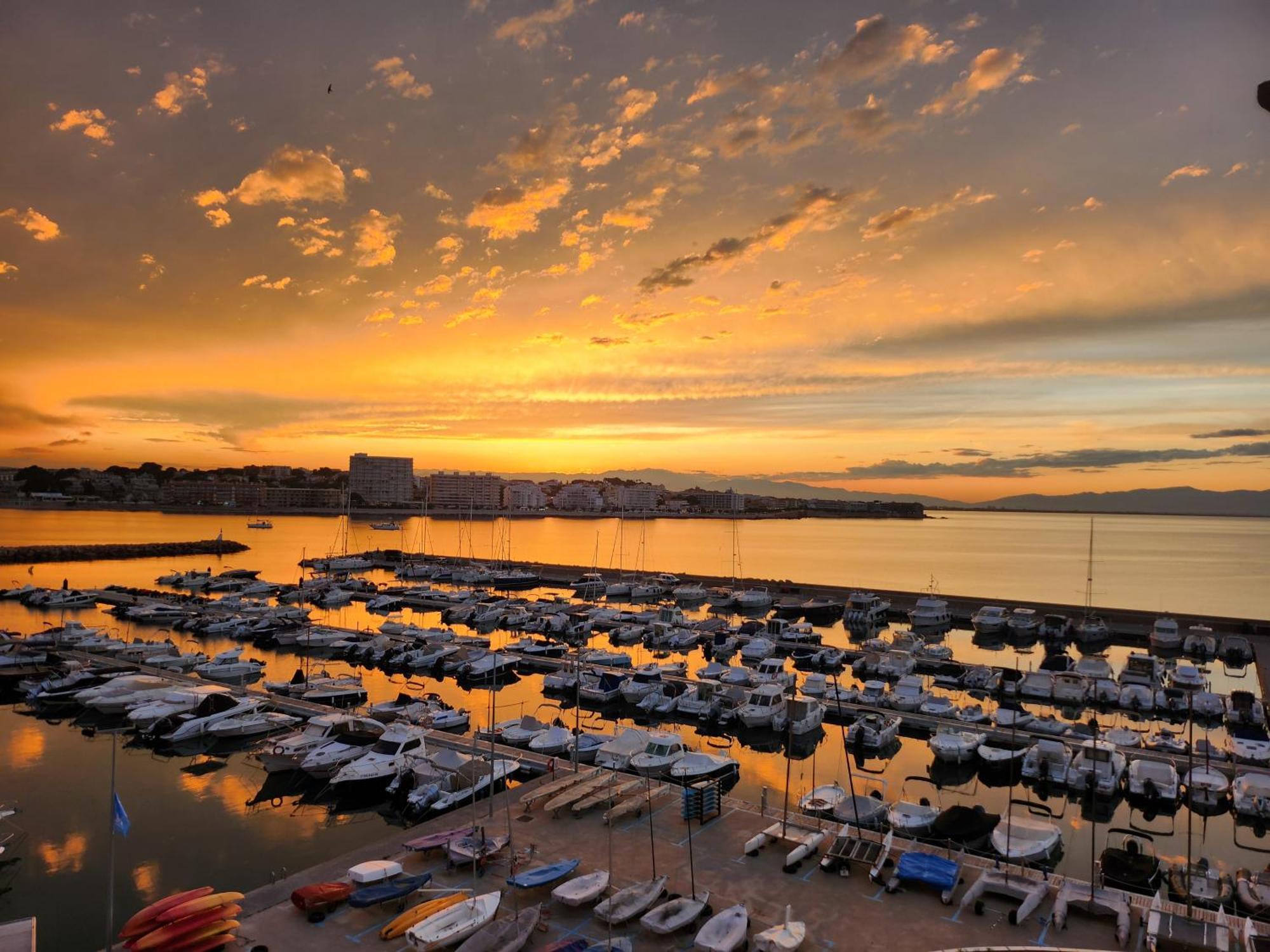 Solo Atico Guest Suites L' Escala Dış mekan fotoğraf